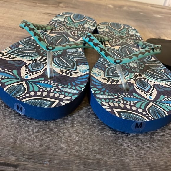 NWOT Vera Bradley Flip Flops / Sandals Size M 7-8 - Picture 7 of 8